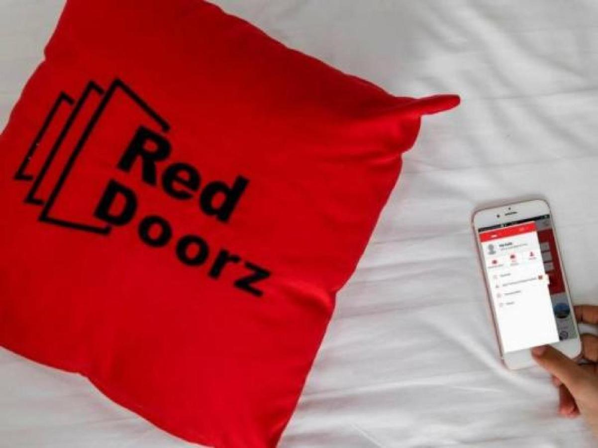 Hotel Reddoorz @ Surapati Bandung Exterior foto